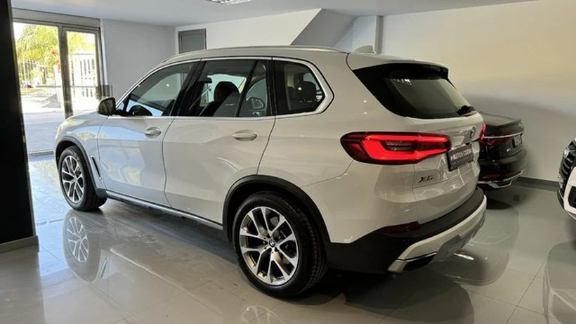 BMW X3 xDrive 18d - photo principale