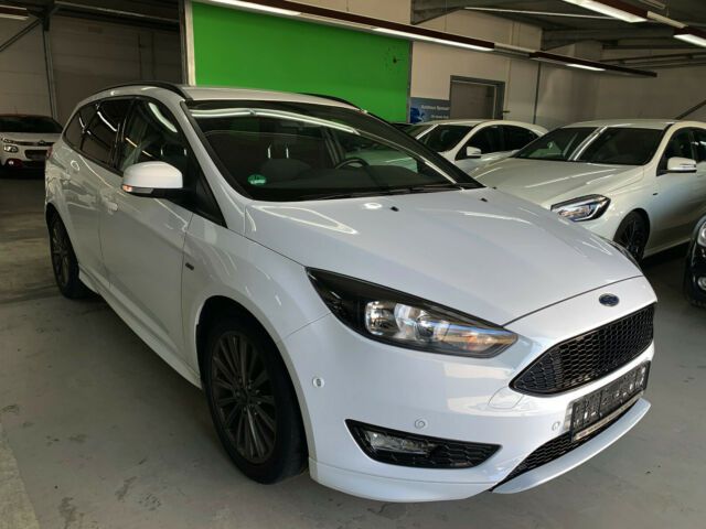 Ford Focus RS 2,3 l EcoBoost*350 PS*6-Gang-5% - photo principale