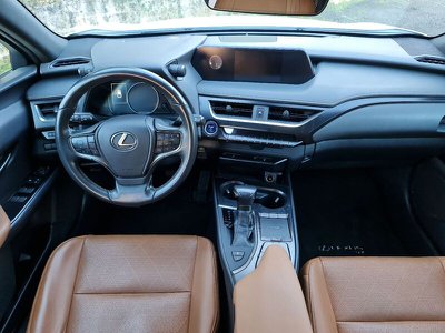 Lexus UX Hybrid Business, Anno 2022, KM 35688 - photo principale